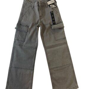 Art & class. Girl's denim pants size 8. Color gray. Made in Pakistan.